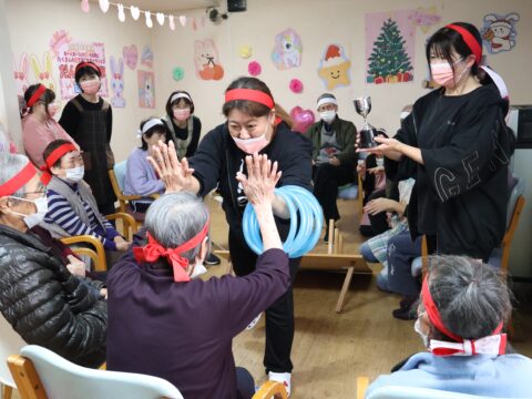 【介護の転職】介護職員・生活相談員・施設管理者、自分に合うのはどの職種？