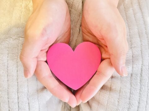 【介護職の災害対応】地震が起きたらどうする？デイサービスでの緊急時対応と備え
